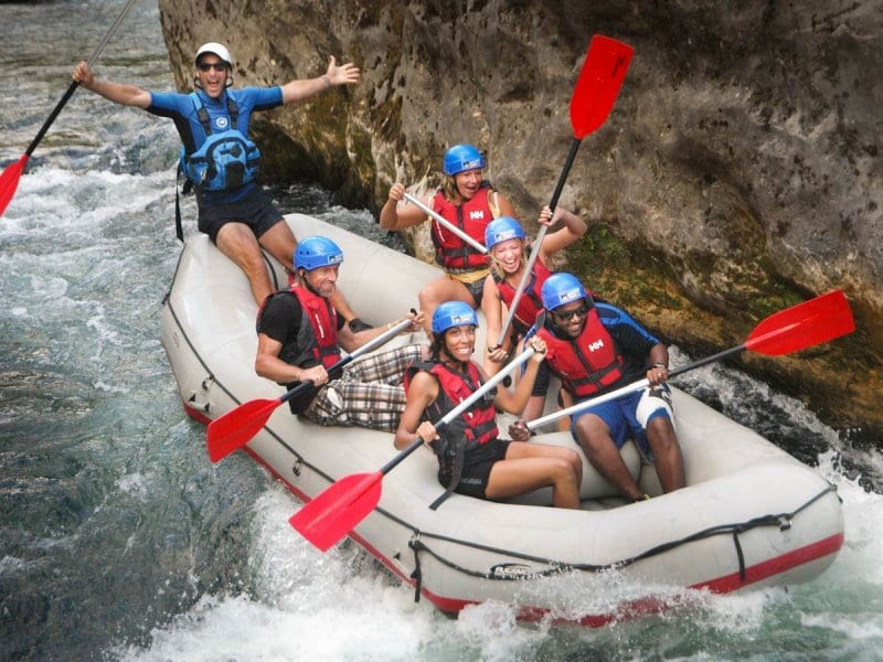 rafting-neno-rapids-800x600-1.jpg